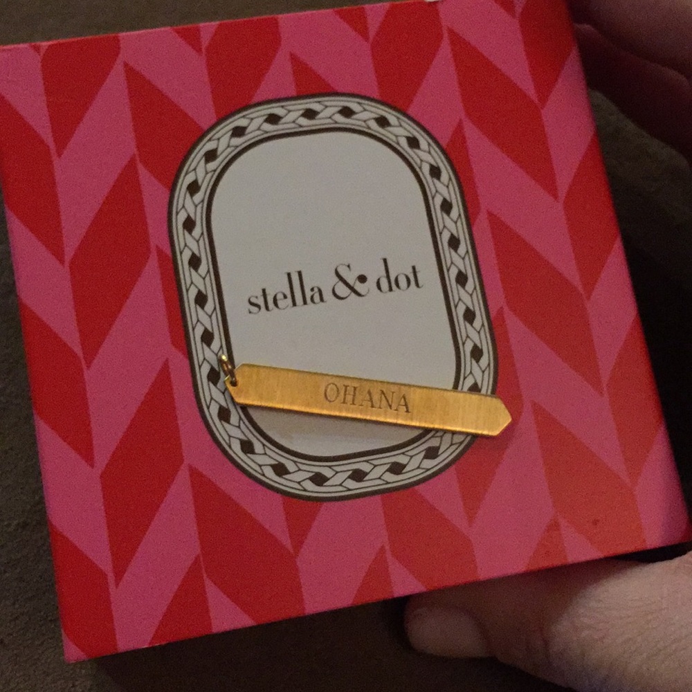 Stella & Dot Engravable Spear Charm